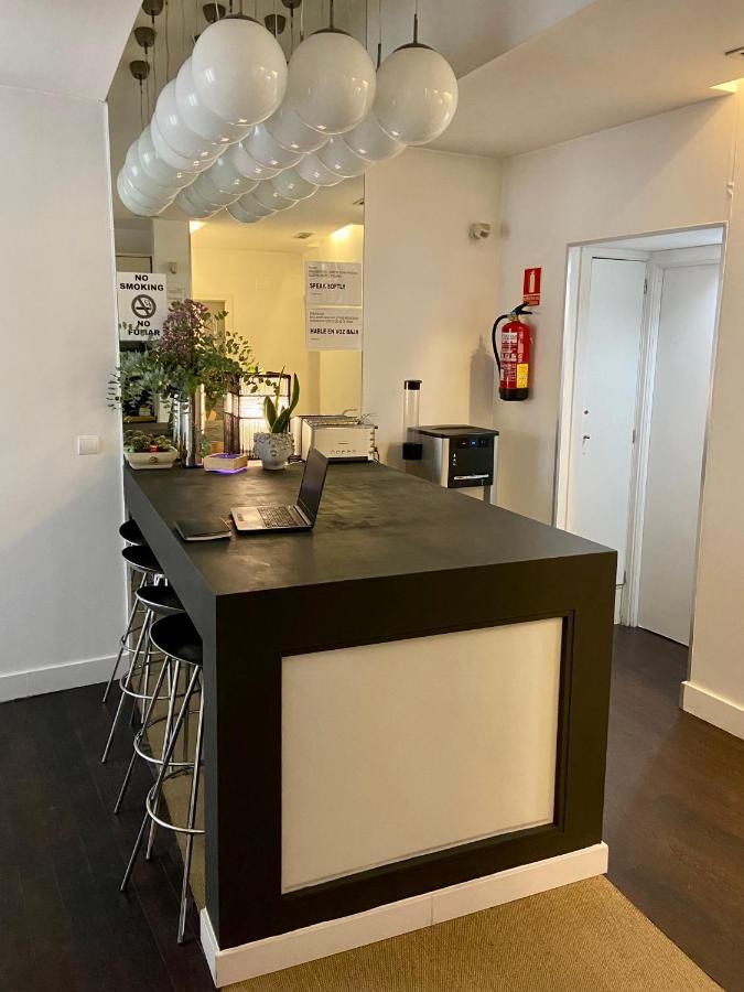 Hostal Santa Ana Colors مدريد المظهر الخارجي الصورة