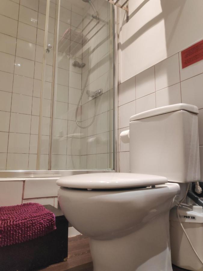 Hostal Santa Ana Colors مدريد المظهر الخارجي الصورة