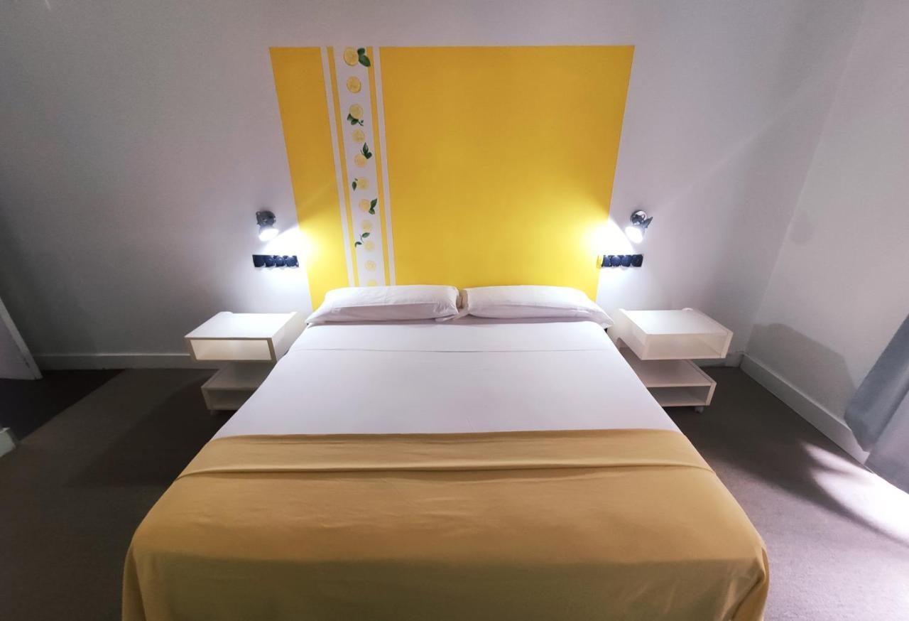 Hostal Santa Ana Colors مدريد المظهر الخارجي الصورة