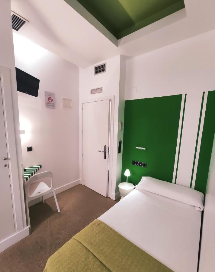 Hostal Santa Ana Colors مدريد المظهر الخارجي الصورة