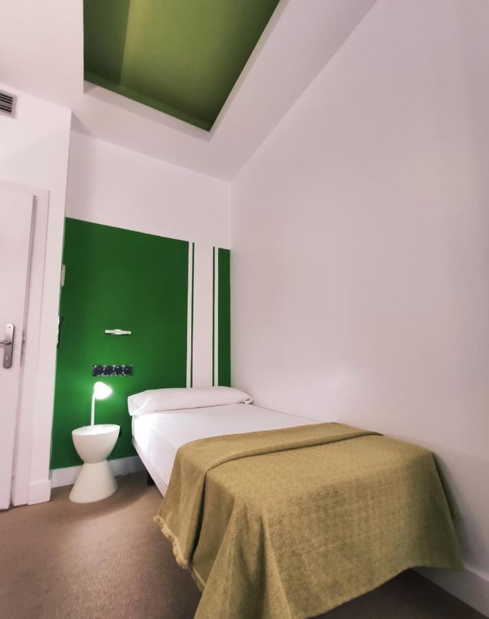 Hostal Santa Ana Colors مدريد المظهر الخارجي الصورة